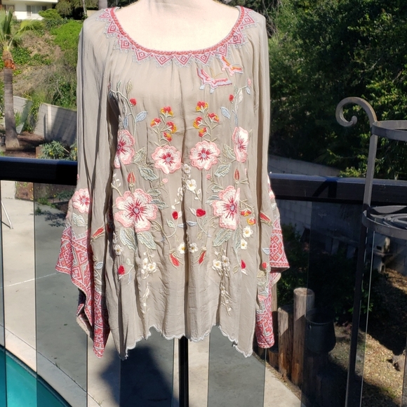 Johnny Was Tops - Nwt Johnny Was embroidered Top Tunic S M Taupe Pink Exclusive Color Combo